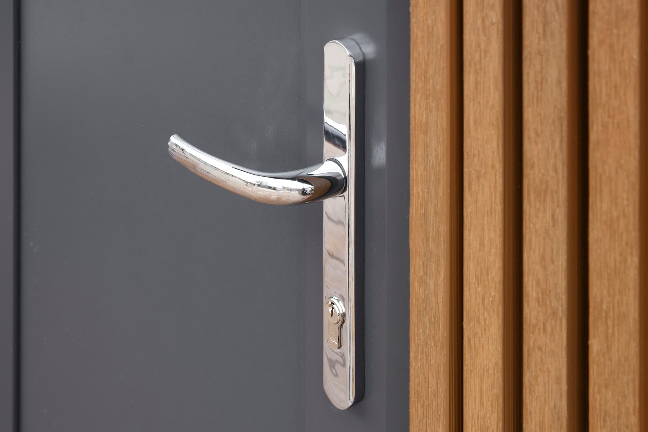 Door handle in a garden room